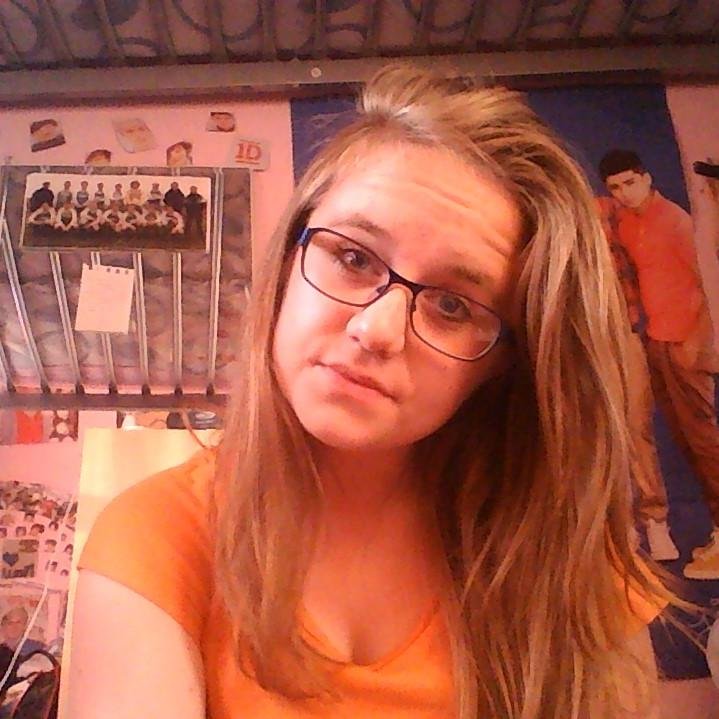 zoe_1D_5SOSx's profile picture. Huge Fan Of 1D and 5SOS XXXX     follow me  and ill follow back :D xxx snapchat: zoexhoranx