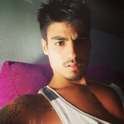 Que si el barco se hundiera yo sería el capitán,pero este no es mi barco, y yo no soy de nadie,tampoco se nadar.