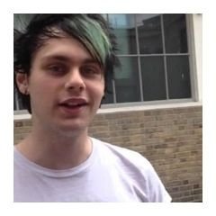 Hi lovely please follow @zaynxdelrey  bc this is a free follow from her!
