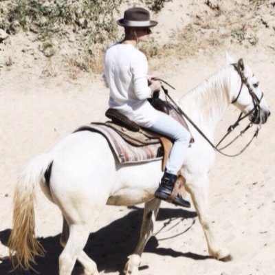 ElsaJBieber's profile picture. help change the world. @fvckjdb on instagram.