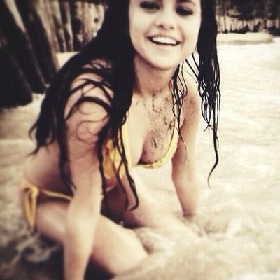 Providing you the latest news about Demi Lovato. l buy DEMI on itunes : http://t.co/AGn3oqxd4d