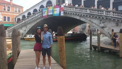 Trabajadora social y Tripulante de cabina de pasajeros. Un largo camino para recorrer el mundo, pero lo conseguiremos :) Siempre nos quedará París :)