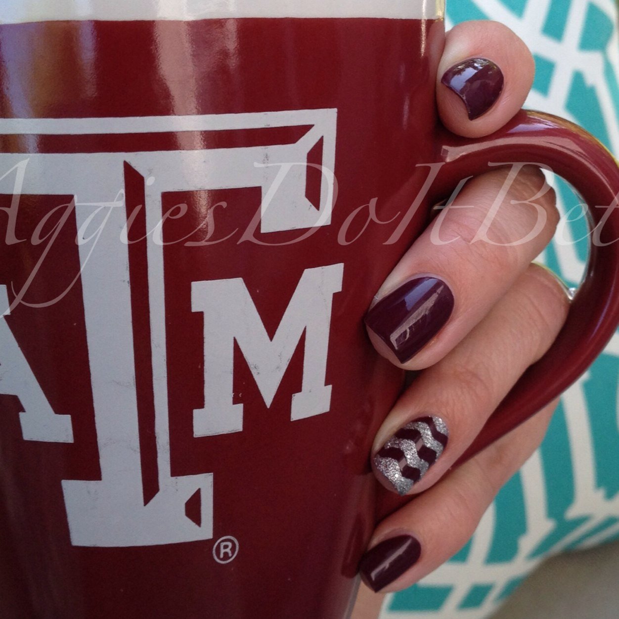 aggsdoitbetter's profile picture. 🌴Jen☀️Nail & Lifestyle blogger on hiatus  👍🏼Texas A&M Former Student ‘99  🍽🍷Foodie 🚢DCL addict 🏃🏻‍♀️11x13.1 🏃🏻‍♀️ 1x26.2  🧘🏻‍♀️🤹🏻‍♀️mom of 3 boys