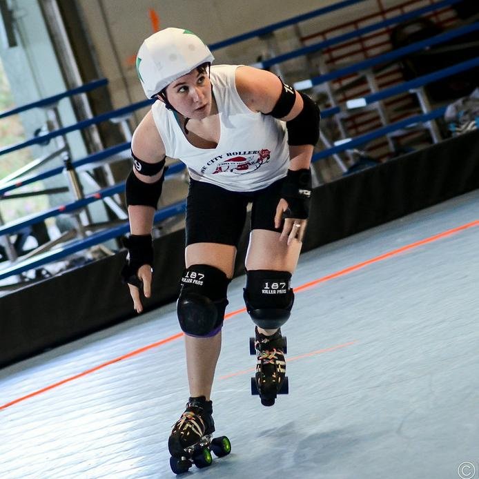 sweetjane1969's profile picture. Cats, skates, books.