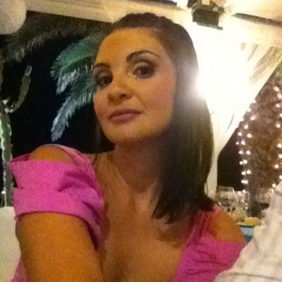 Soñadora,me enantan las sorpresas... Y me apasiona la Moda!! El mar y el sol me llenan de enrgia ... http://t.co/FgwQ58mUPQ