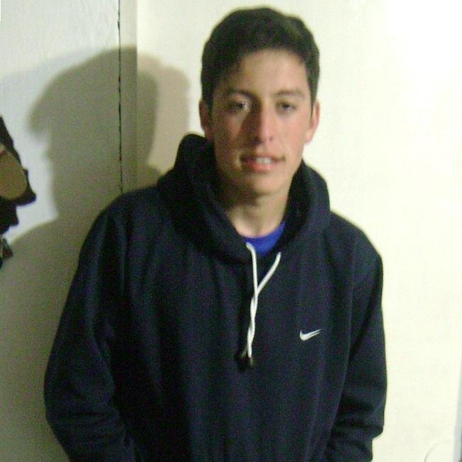 Pablo9765432's profile picture. Quien no fue capaz de quererte como eres, no merece ni siquiera que lo recuerdes.