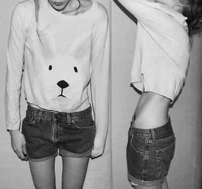 Somos chicas suicidas diciéndole a otras chicas suicidas que el suicidio no es la solución.