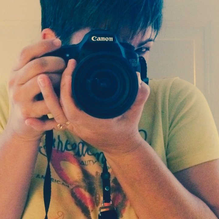 Mom, photographer, Packer fan.