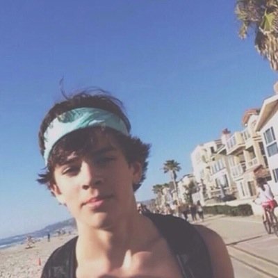 ***WARNING FANGIRL ACCOUNT*** follow my other account @danciingdallas