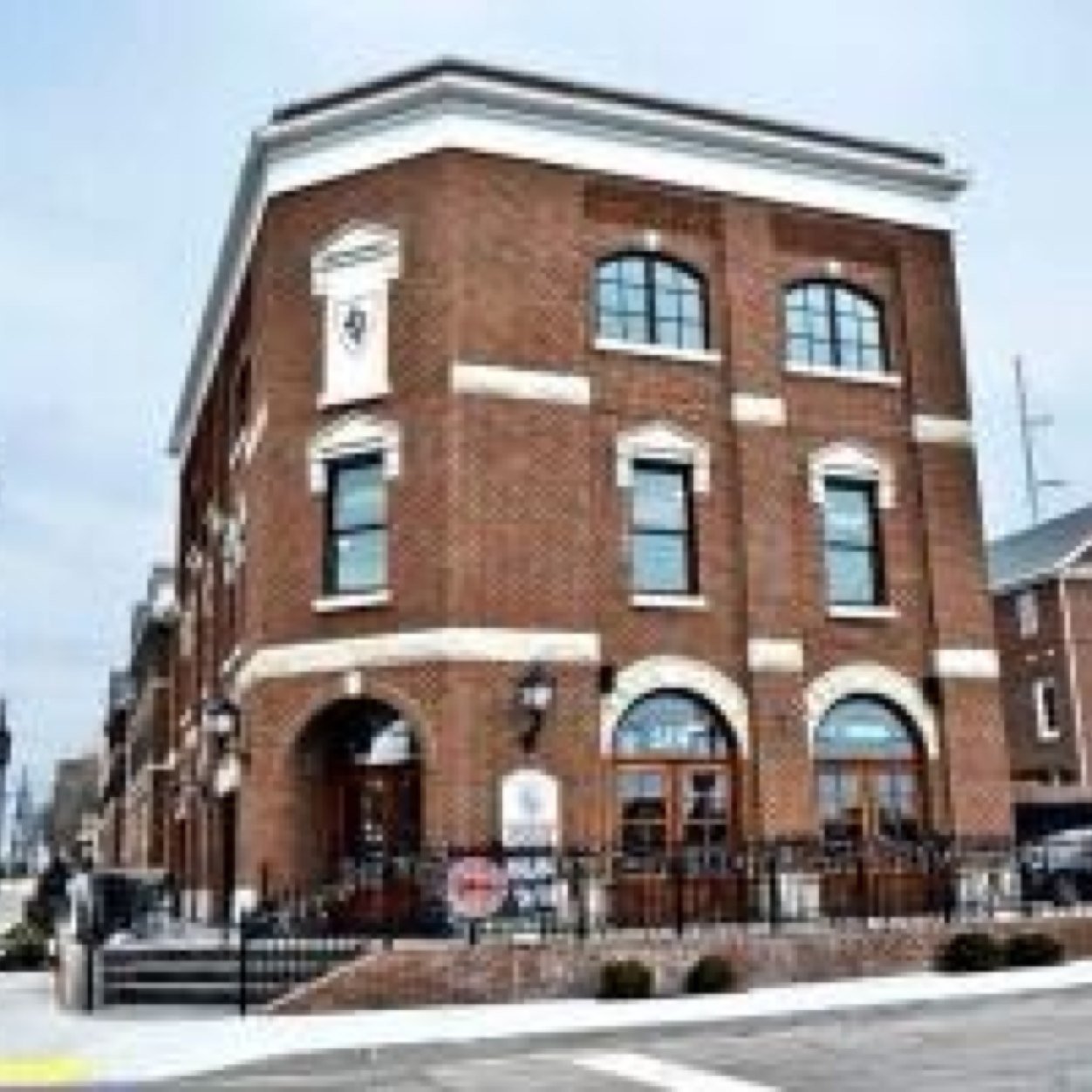 JDILex's profile picture. Locally owned and operated, We are known for our wide selection of KY Bourbon, Local and Craft Beer, & our daily smoked Pulled Pork, Brisket, and ribs!