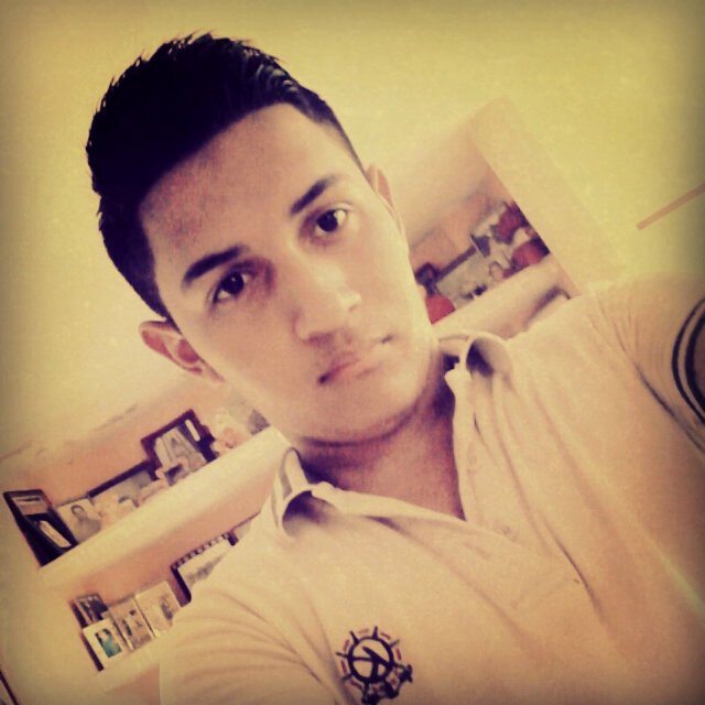 aledro12's profile picture. 