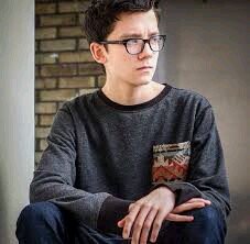 Asa Maxwell Thornton Farr Butterfield's cloning | 1 April 1997 | Actor