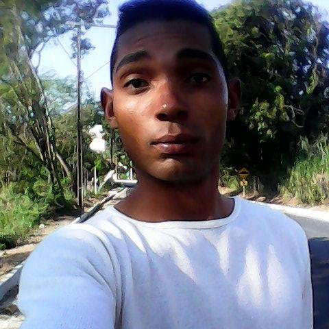 Um dia por vez 'chegou ,Tentam Me Abala mais Aqui estou..