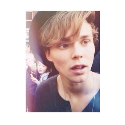 ashtonssbeanies's profile picture. Amnesia EP OUT NOW! https://t.co/w34IL1tAwh BUY IT! 0/4