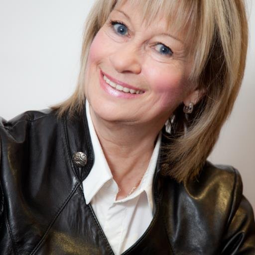 lulubis3's profile picture. J'ai fréquenté l'école primaire Laurier jusqu'en 3e année et école Notre Dame du Cap et secondaire école  Progressive et collégial Excelsior Collège