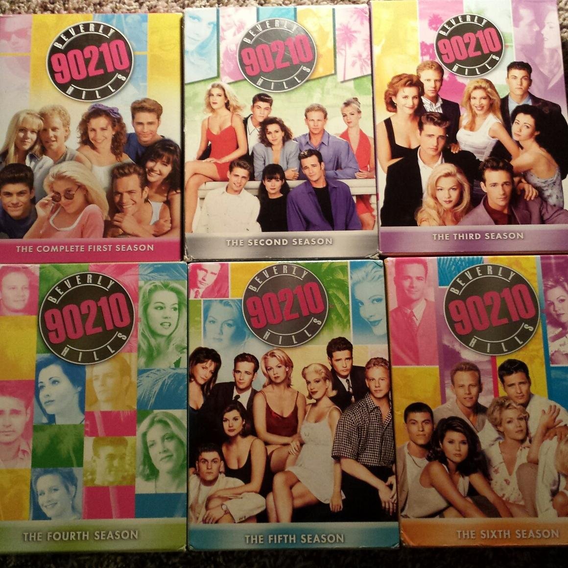 Re-living your favorite Beverly Hills 90210 episodes in the age of Twitter