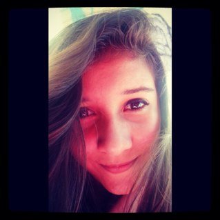 Hii! Soy directioner venezolana y beatlemaniatica admiro la fotografia y la naturaleza (Pachamama) sigueme y te sigoAll you need is love! Adoro la Musica y leer