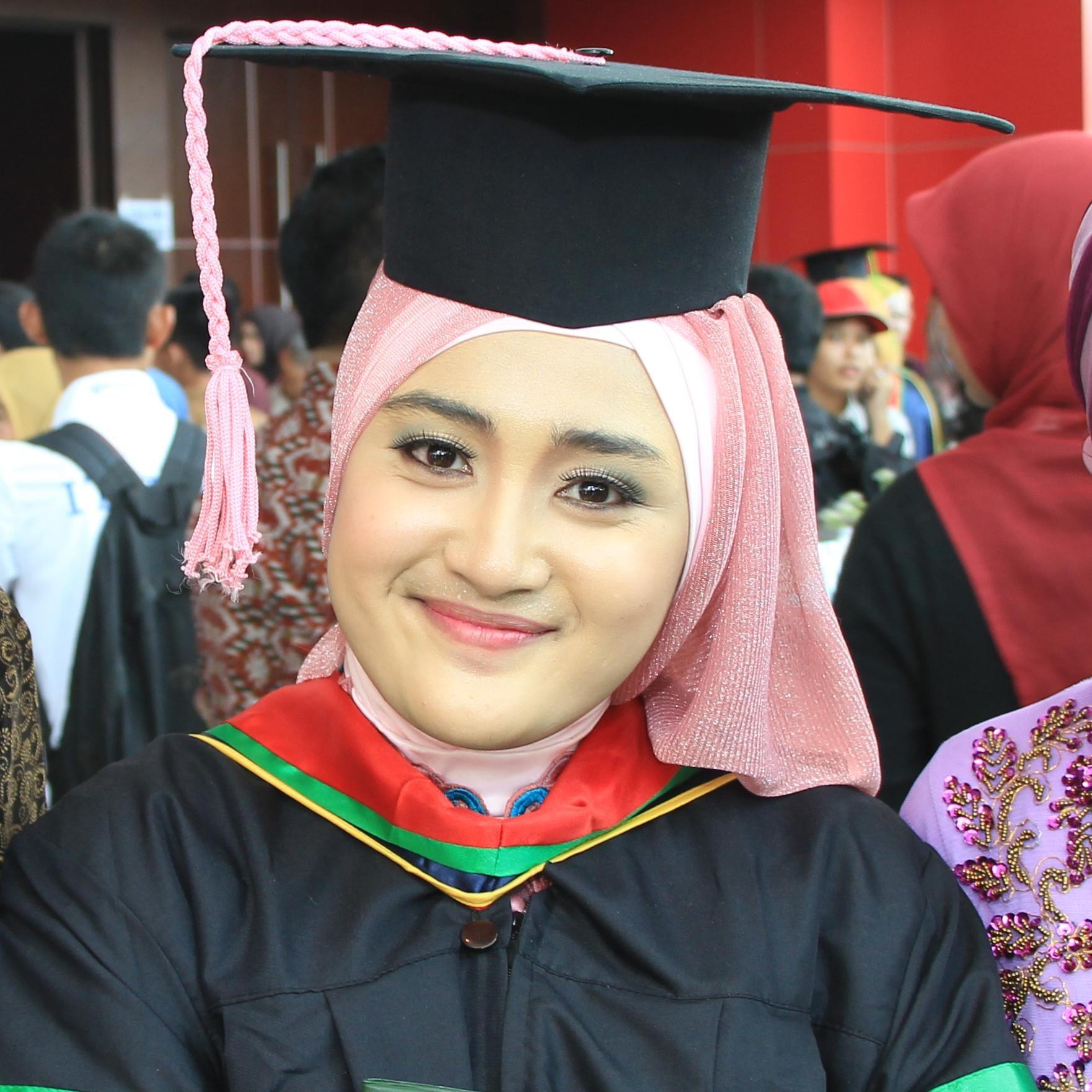 hindari gibah. 
selalu mengingat apakah esok pagi kita masih bisa nafas atau ngga?
