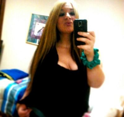 drawdropper18's profile picture. 18 years young
I want the world in my hands
baby Its too cold for you here