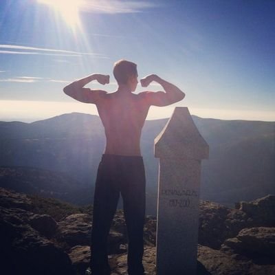 El secreto del éxito consiste en tener una clara imagen de lo que se quiere llegar a ser en un futuro. Ya lo demás vendrá por si solo. Salvamento y socorrismo.