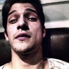 HoechlinL_Tyler's profile picture. derek hale is my bae. aka @bieberoposey