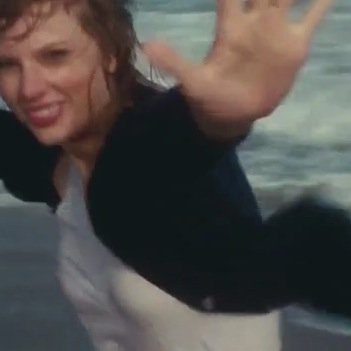 free follow, please follow @dibblesswift she follows back haha ily you are worth it okay