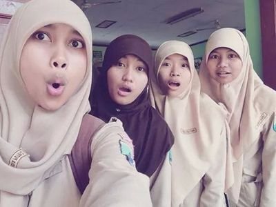 dewiroza51's profile picture. 