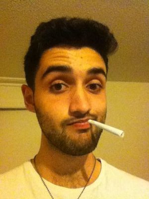 Loco por excelencia, porrero profesional, chupacamaras amateur y bailarin mediocre.
