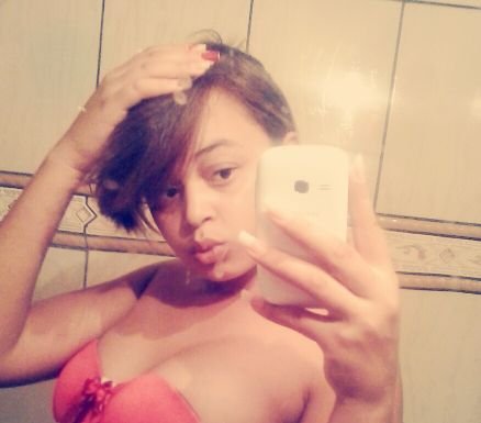 garota mareenta em busca da felicidade✌