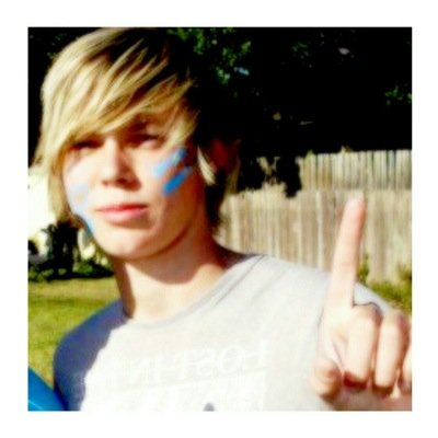 follow @primadonnairwin and please retweet this link ily https://t.co/BdxCuLVNEv