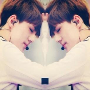 ASSALAMUALAIKUM☻alhamdullilah,  aku dilahirkan  sebagai ISLAM..i love my family n all my KPOP..SARANGHAE❤❤❤