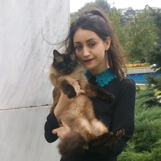 LaraVegg's profile picture. 