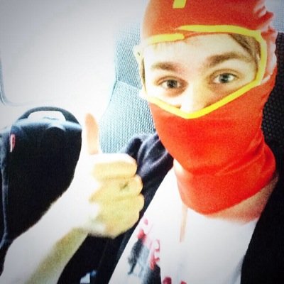FOLLOW @LASHTONLLAMA OR I UNFOLLOW