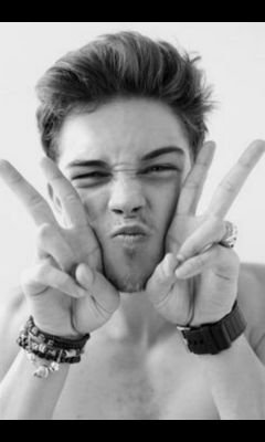 Big fan of @LeonardoDiCaprio my hero.