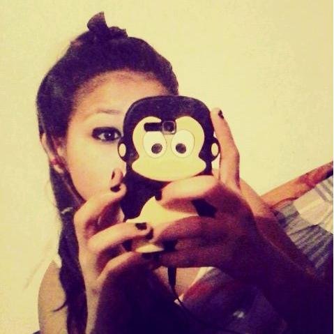 Bue Soy una Chica de 13 años! Soy DIRECTIONER y Me Encanta MILEY CYRUS Me chupa todo un huevo! twiteo pelotudeces..Si queres seguime sino andate A la mierda!