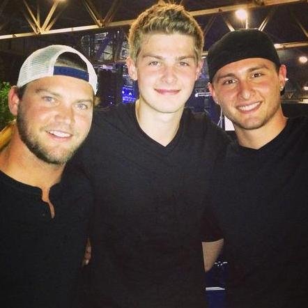 Somos o mais atualizado fã-site da banda Restless Road no Brasil. E-mail de contato: voterestlessroad@gmail.com