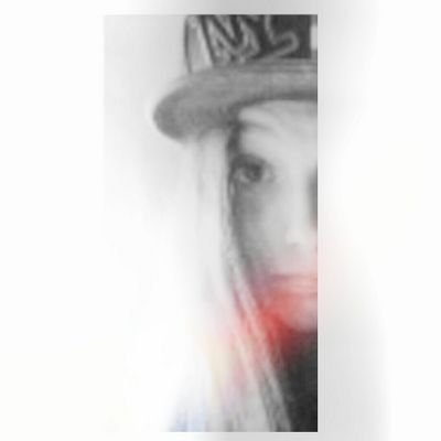 RocioFernan15's profile picture. 'por fuera de hierro ,por dentro de cristal'