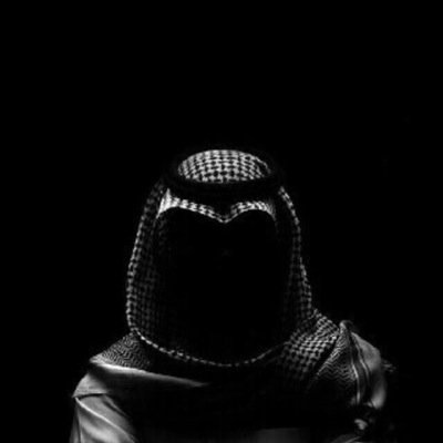 الاخلاق جواهر ثمينه لاترى لمعانها ولكن الجميع يشعر بها الرياض