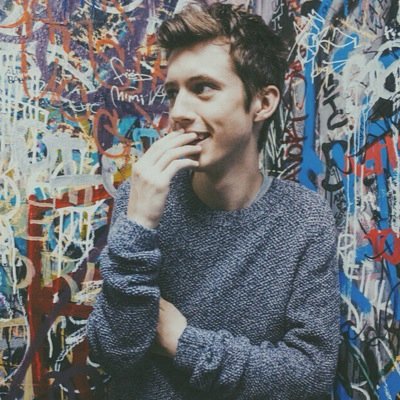 follow @twirlingtroye