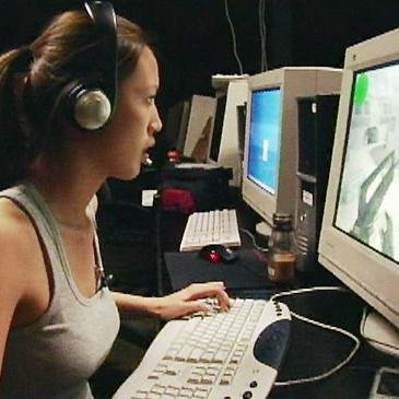 arindachici's profile picture. female gamers