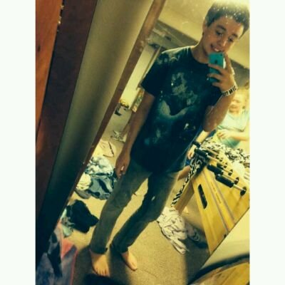 im gay. 
I have a boyfranndd. 
follow me ; cause I said.