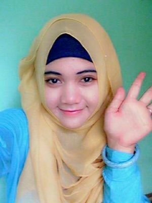 my name tri yudiarti, my hobbies singing play badminton and play basketball, i think, no people is perfect in the world... and school is number one,,,,