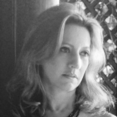 monicarfar's profile picture. 