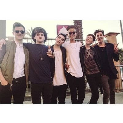 just another girl thats in love with O2L.