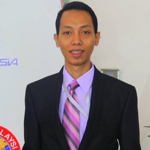 Alumni FTP UJ 2011 | Intermediator Ristek | Konsultan Bisnis Teknologi | Fasilitator kebutuhan Teknologi bagi masyarakat | saya melihat capres di cermin | :)