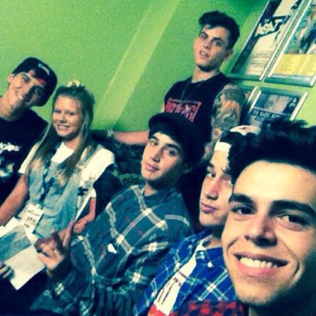 JAI BROOKS STROKED MY FUCKING LEG!! @jaibrooks and @james_yammouni @brooksbeau follows