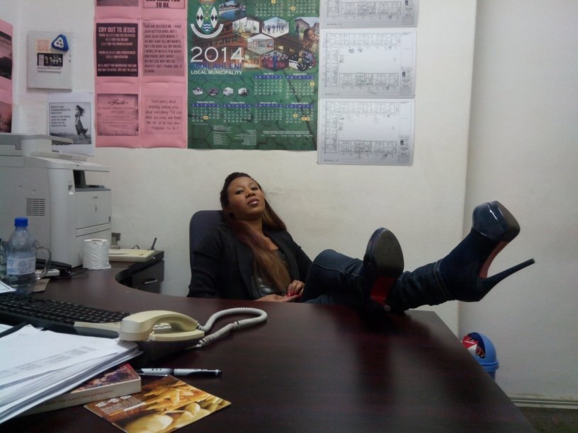 Aspiring writer,daughter of the most high,loving,caring,full of life n bubbly!!!