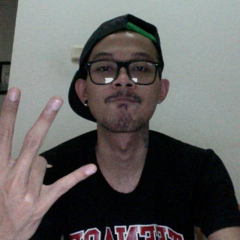 ~Playing Bass guitar is not my hobby :) *PEACEPOT official • Peace in i