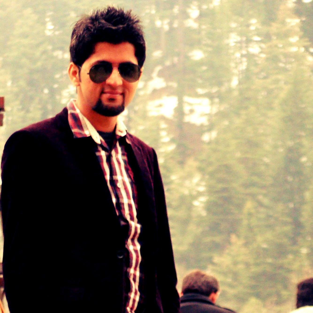 FAST-NU Alumni - 
PhD scholar at Simula Research Laboratory, Oslo, Norway.