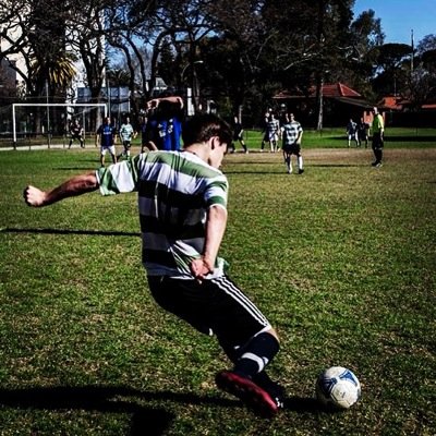 Eran muchas mierdas y mucho egocentrismo
Muchos problemas pocas cosas que decir
Así que competí conmigo mismo
Y gracias a dios le gane a la versión mala de mi.